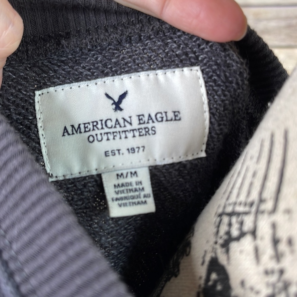 AE destroyed sweatshirt - Picture 7 of 8
